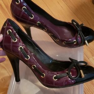 Plum and black BCBG Max Azria pumps Sz 8